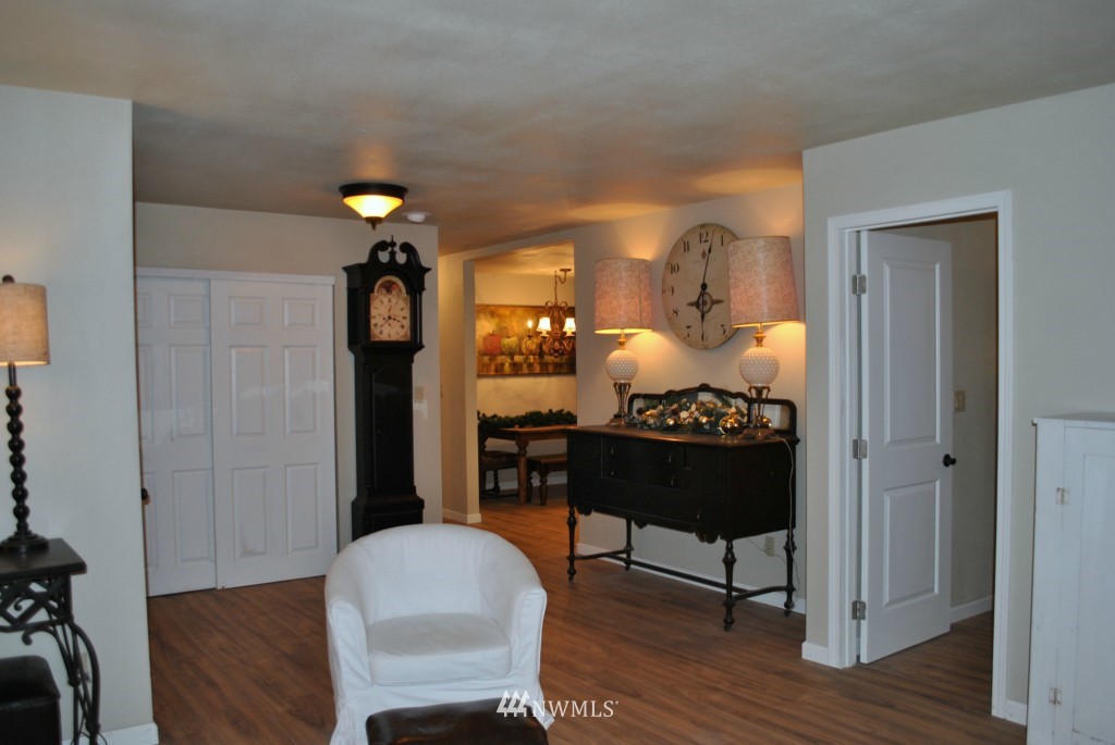 9986 Morgan Road Northeast Moses Lake, WA 98837 - Photo 3 of 15 Gallery Image 3
