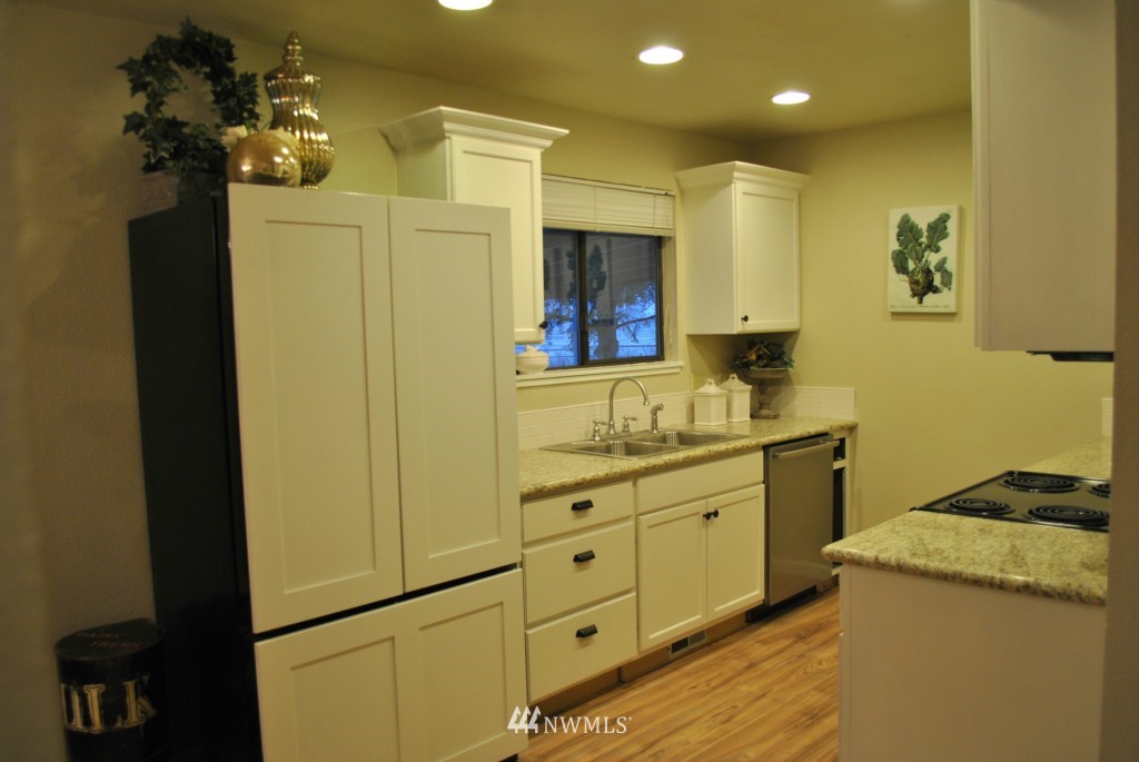 9986 Morgan Road Northeast Moses Lake, WA 98837 - Photo 5 of 15 Gallery Image 5