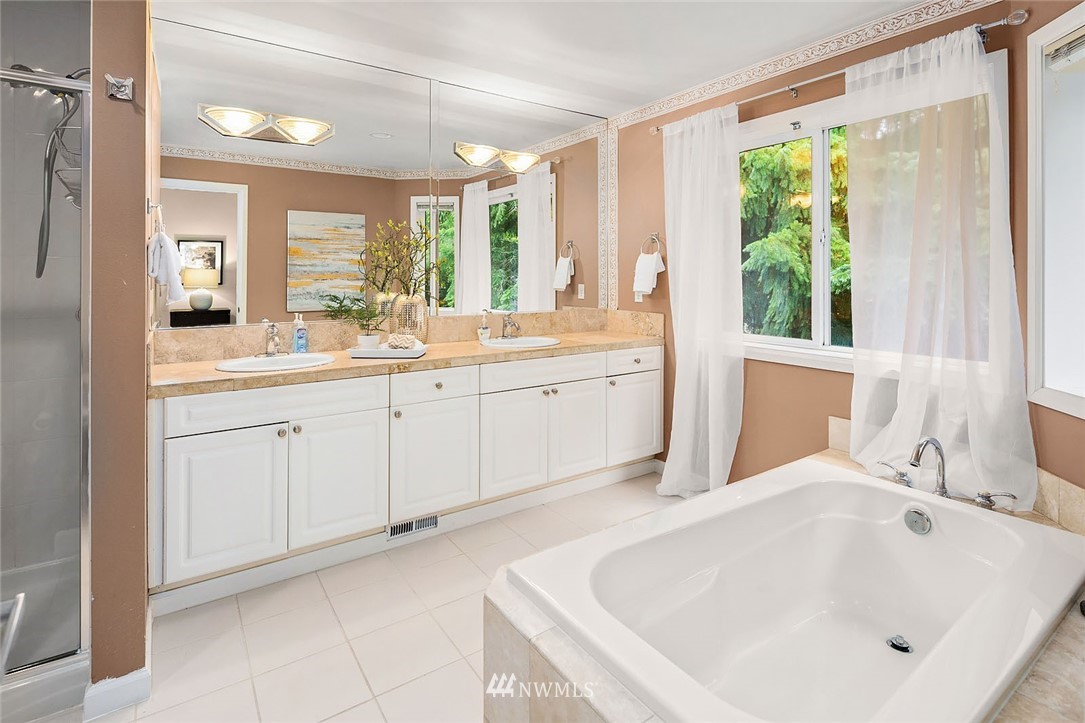 13809 Southeast Allen Road Bellevue, WA 98006 - Photo 18 of 27