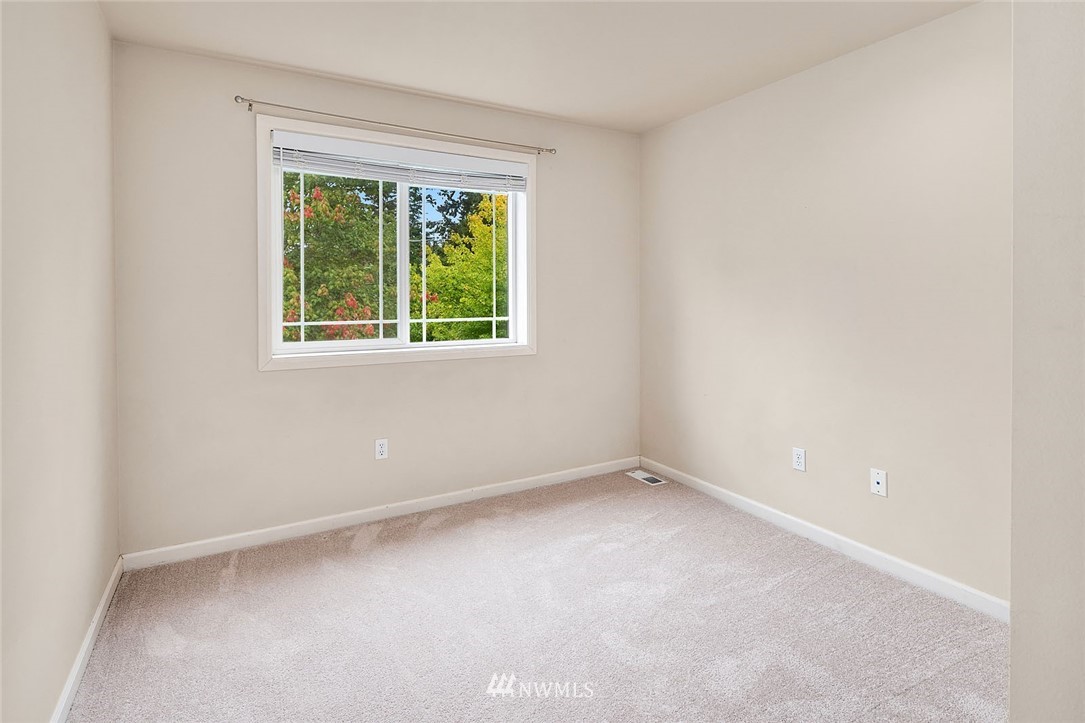 13809 Southeast Allen Road Bellevue, WA 98006 - Photo 20 of 27