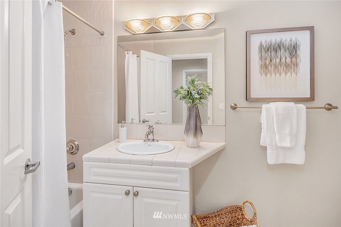 13809 Southeast Allen Road Bellevue, WA 98006 - Photo 21 of 27