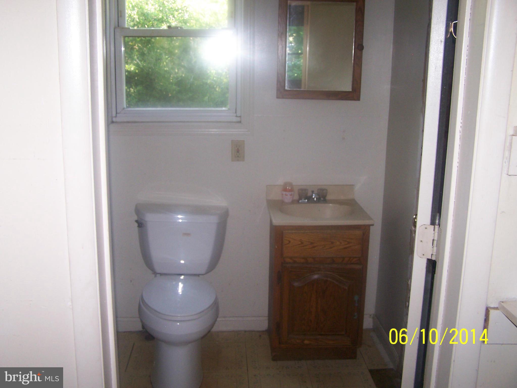 8700 Pine Avenue Bowie, MD 20715 - Photo 7 of 14 Bath