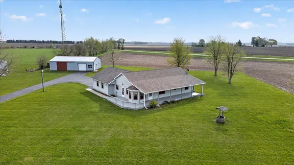 $349,900 | 1936 Hoosier Road, Franklin Grove, IL 61031
