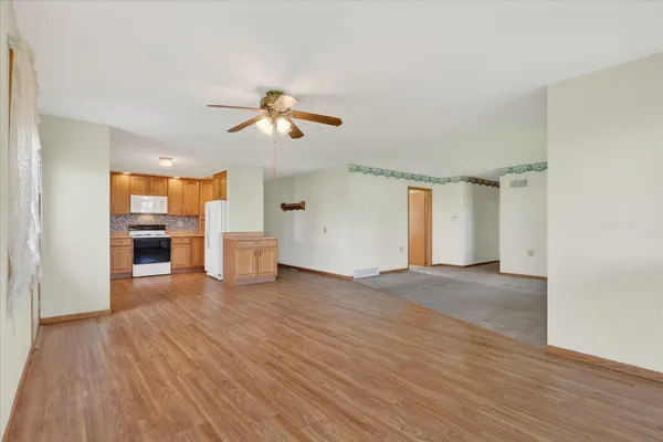 $349,900 | 1936 Hoosier Road, Franklin Grove, IL 61031