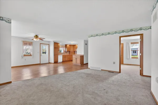$349,900 | 1936 Hoosier Road, Franklin Grove, IL 61031