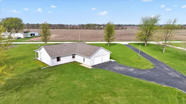 $349,900 | 1936 Hoosier Road, Franklin Grove, IL 61031