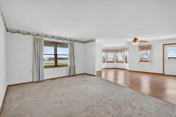 $349,900 | 1936 Hoosier Road, Franklin Grove, IL 61031