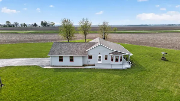 $349,900 | 1936 Hoosier Road, Franklin Grove, IL 61031