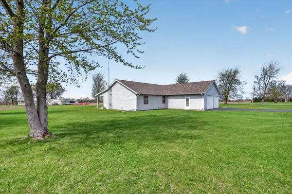 $349,900 | 1936 Hoosier Road, Franklin Grove, IL 61031