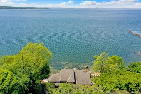 $3,295,000 | 35 Sunview Drive, Glen Cove, NY 11542