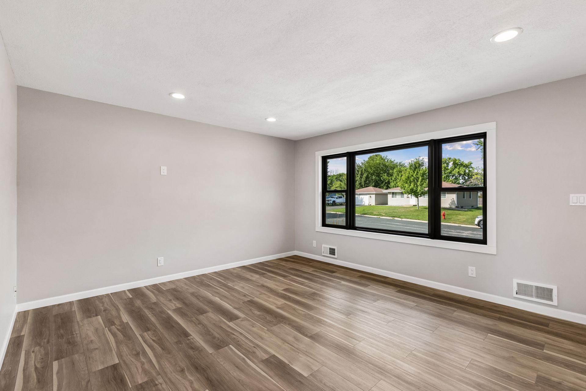 8209 Goodrich Road Bloomington, MN 55437 - Photo 10 of 38 Gallery Image 10