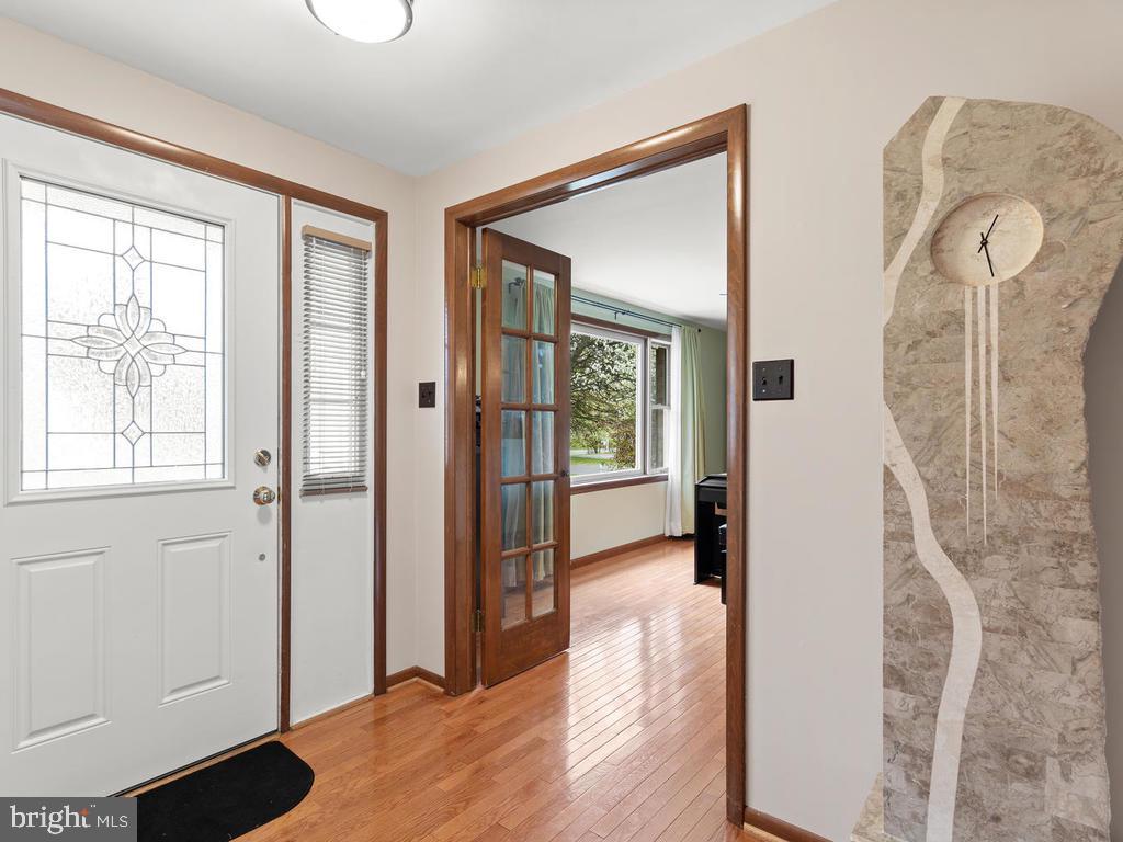 18122 Cashell Road Rockville, MD 20853 - Photo 6 of 58 Gallery Image 6