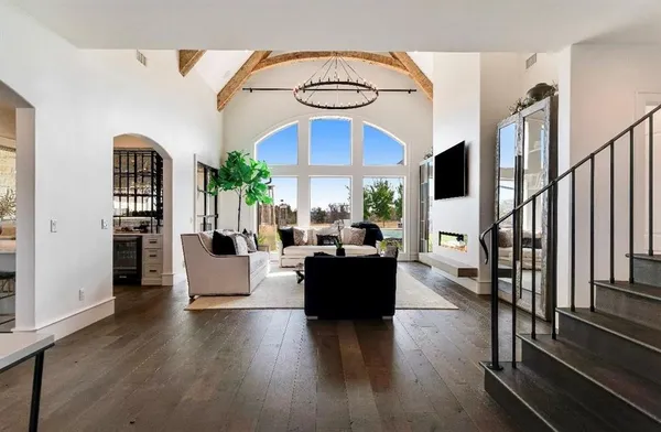 $1,865,000 | 2106 County Road, Paris, TX 75462