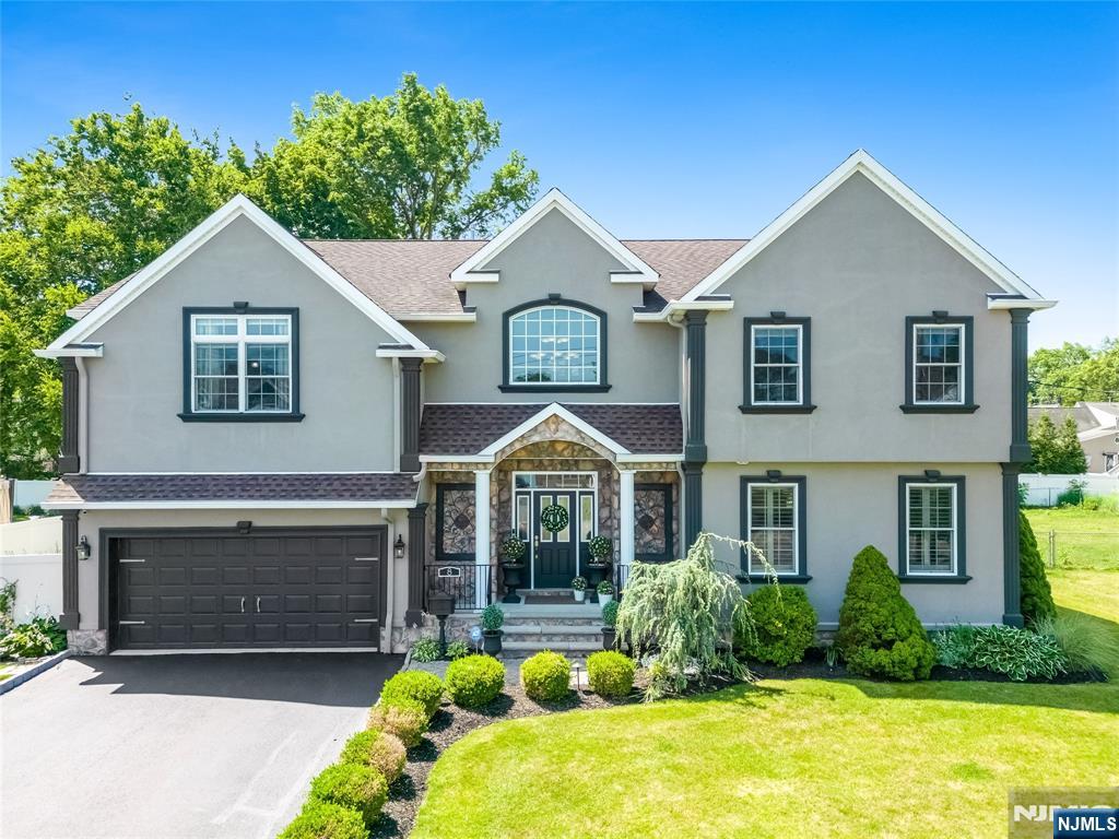 8 Ferndale Place Pompton Plains, NJ 07444 - Photo 2 of 49