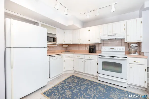 $385,000 | 182 Osborn Road, Naugatuck, CT 06770