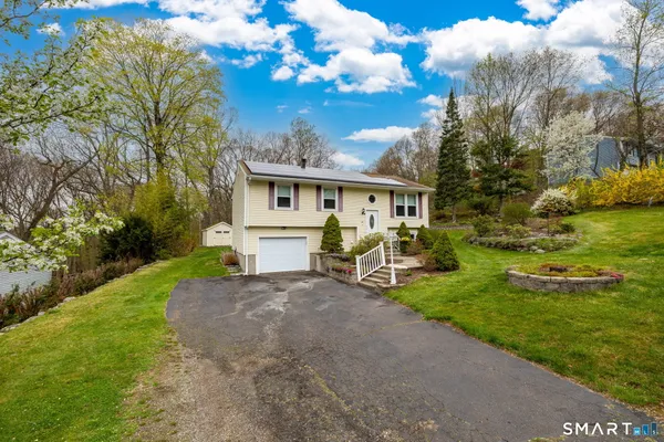 $385,000 | 182 Osborn Road, Naugatuck, CT 06770