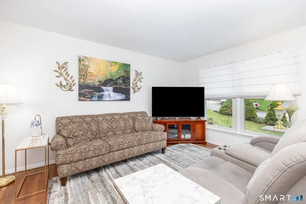 $385,000 | 182 Osborn Road, Naugatuck, CT 06770