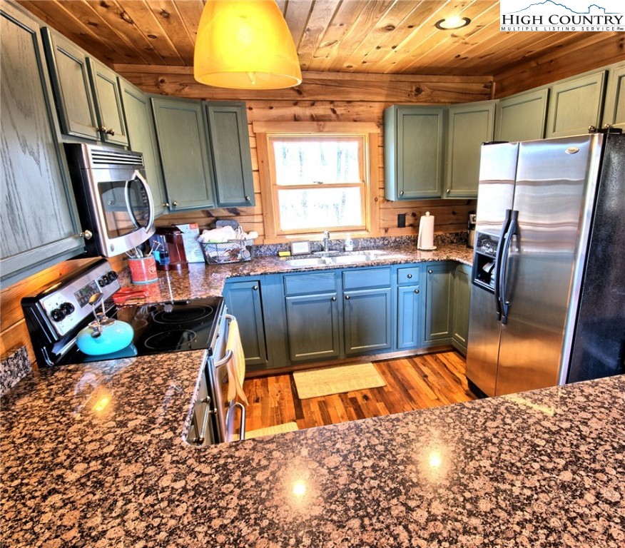930 Rustic Road West Jefferson, NC 28694 - Photo 12 of 31 Gallery Image 12
