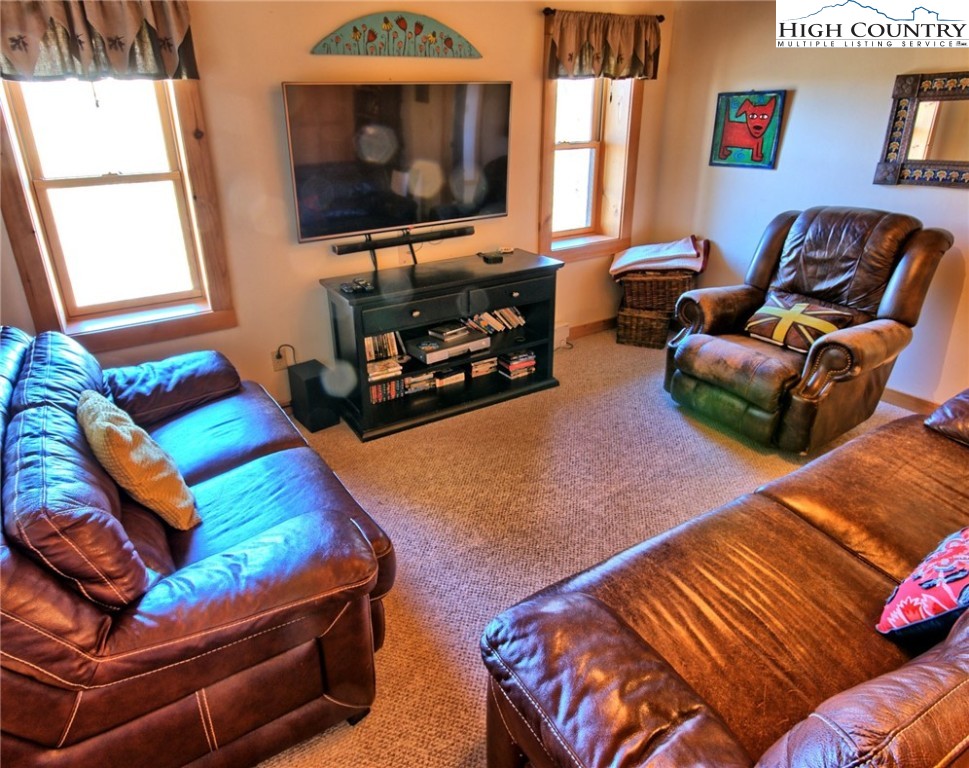 930 Rustic Road West Jefferson, NC 28694 - Photo 17 of 31 Gallery Image 17