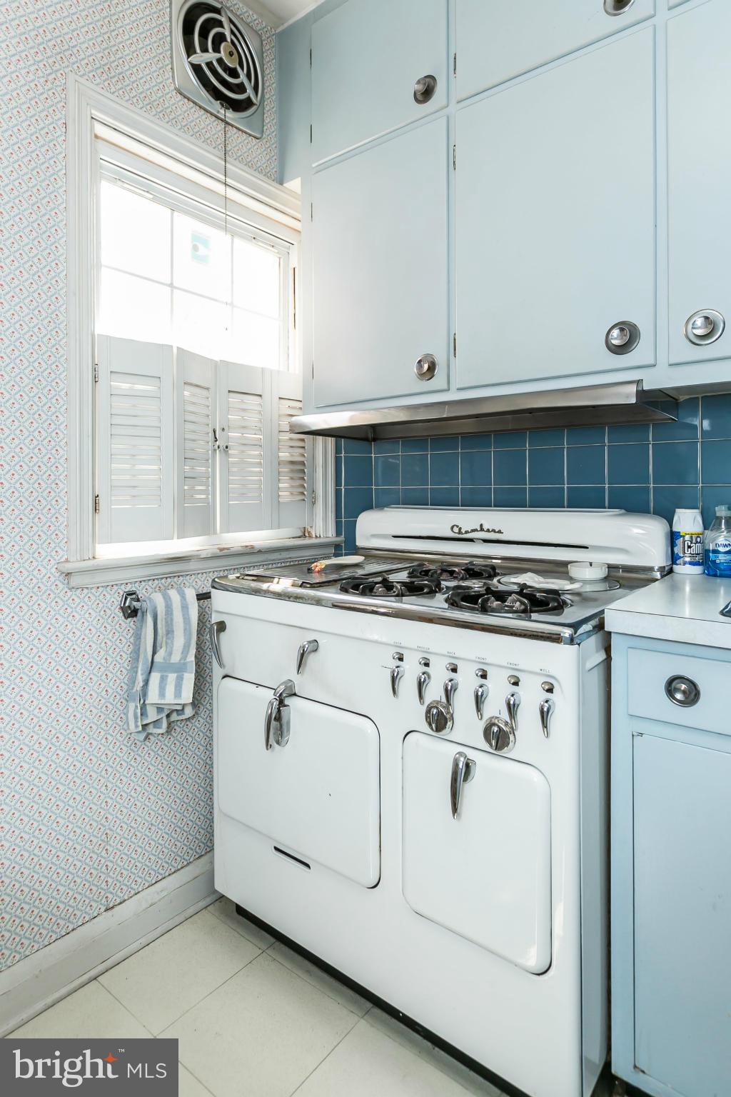 1617 Shadyside Road Baltimore, MD 21218 - Photo 13 of 30 Kitchen
