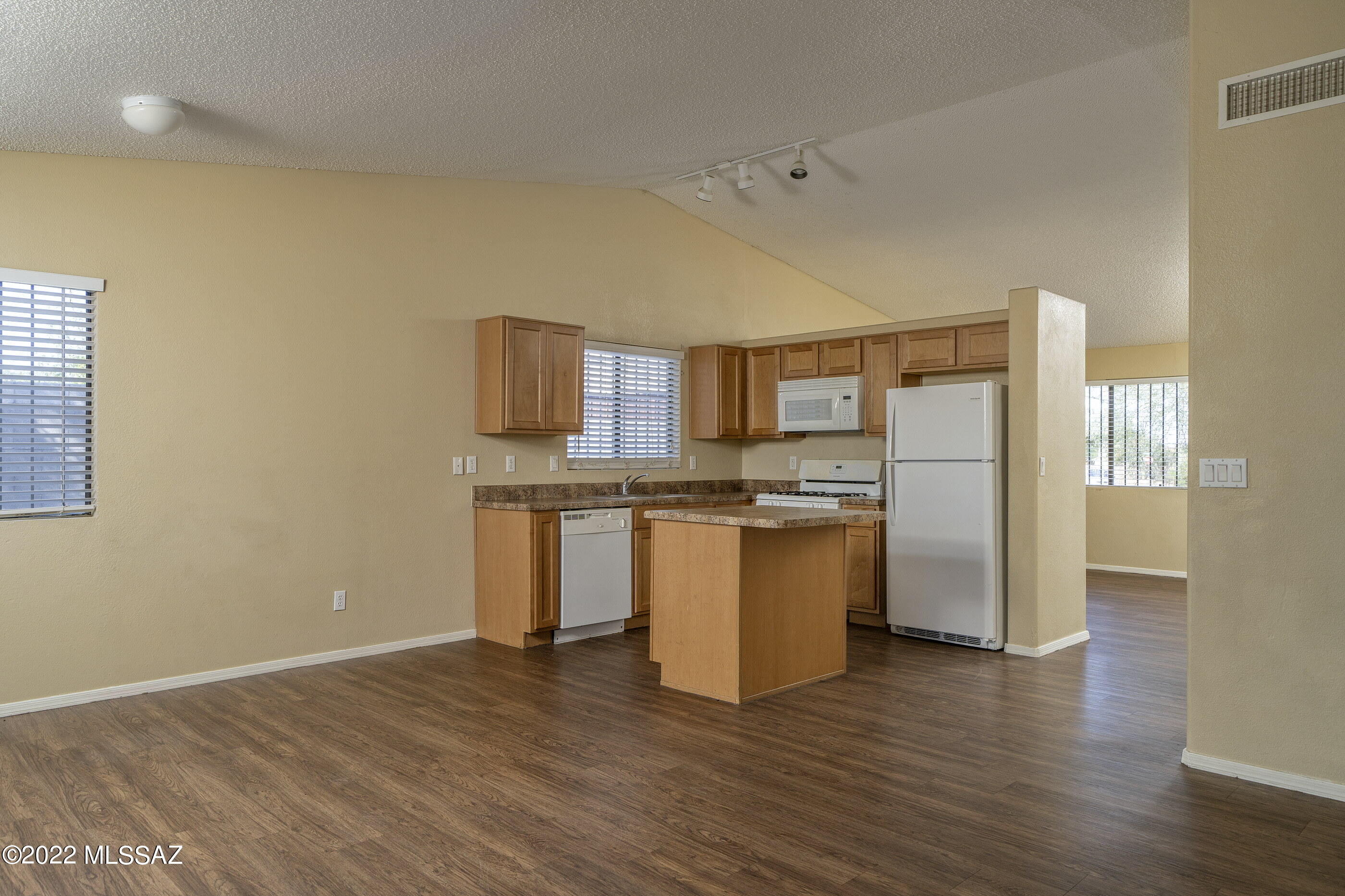 1873 West Ransom Oaks Drive Tucson, AZ 85746 - Photo 8 of 19
