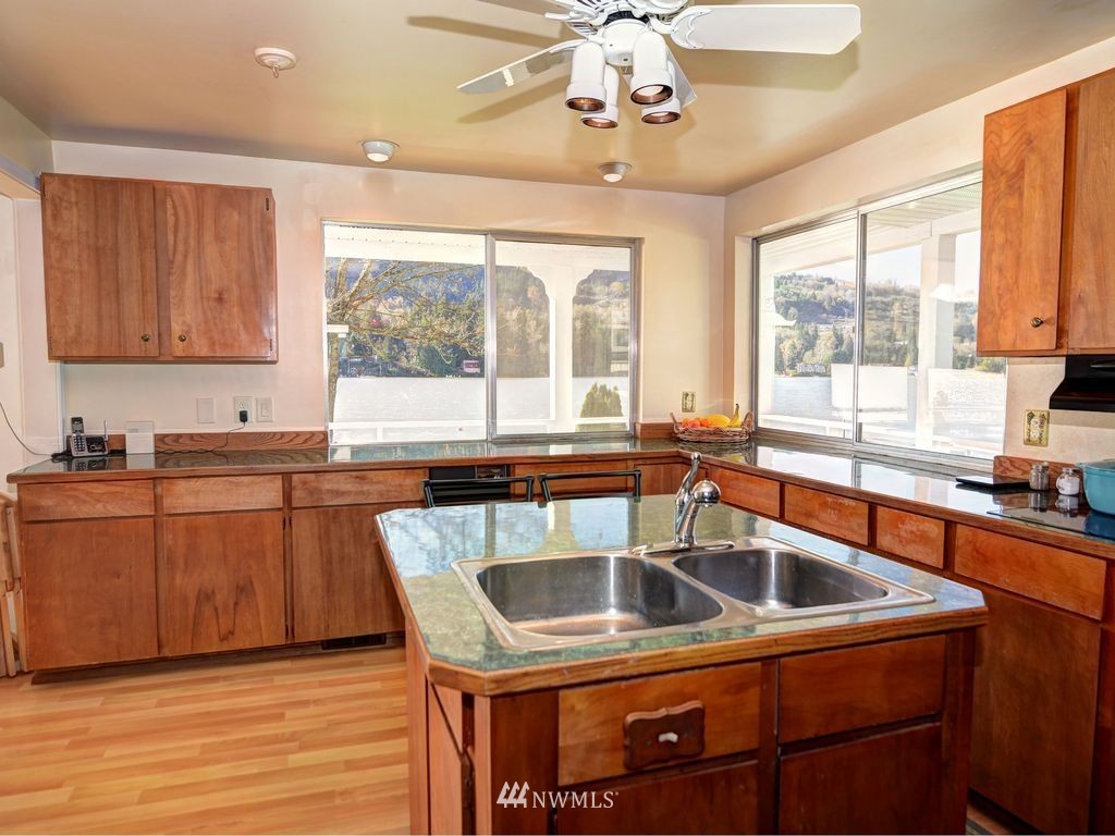 24104 North West View Road Mount Vernon, WA 98274 - Photo 14 of 24 Gallery Image 14
