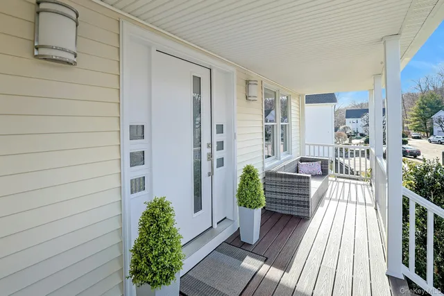 $985,000 | 21 Candlewood Court, Briarcliff Manor, NY 10510