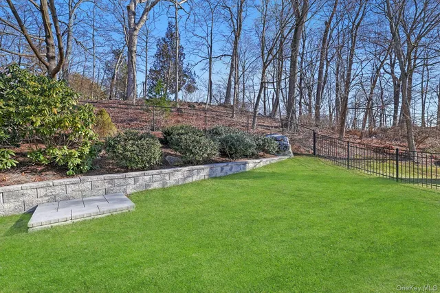$985,000 | 21 Candlewood Court, Briarcliff Manor, NY 10510