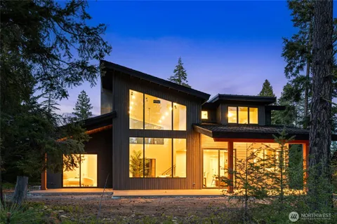 $1,899,999 | 610 Spragger Way, Cle Elum, WA 98922