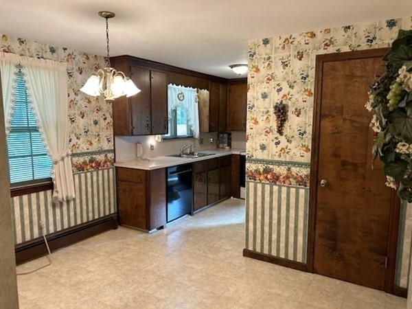 21 Balboa Drive Springfield, MA 01119 - Photo 14 of 24 Gallery Image 14