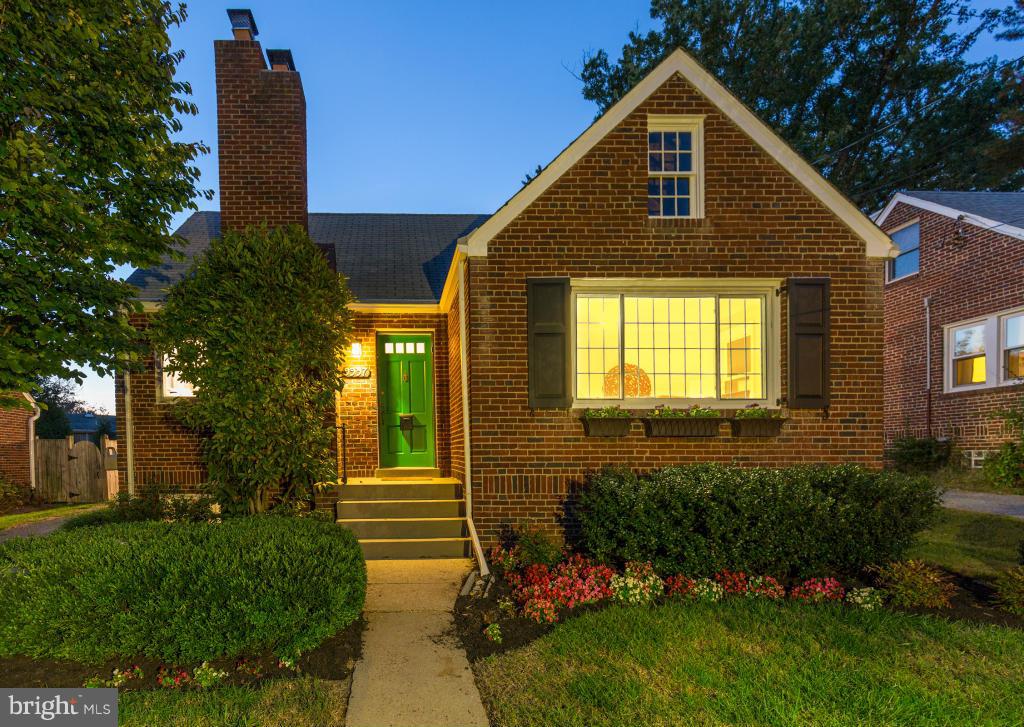 9937 Moss Avenue Silver Spring, MD 20901 - Photo 1 of 30 Exterior (Front)