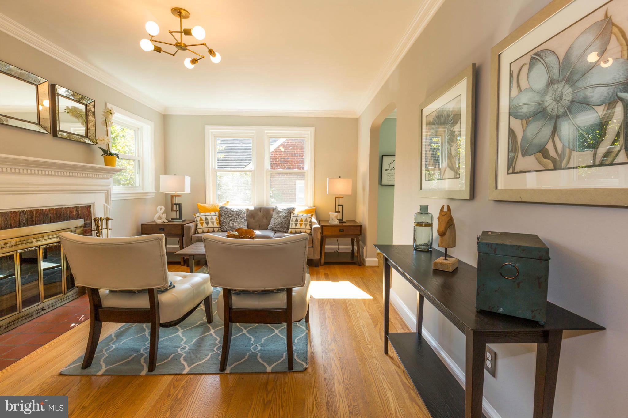 9937 Moss Avenue Silver Spring, MD 20901 - Photo 6 of 30 Living Room