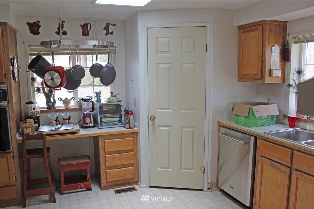 163 Cherrington Road Castle Rock, WA 98611 - Photo 13 of 25 Gallery Image 13