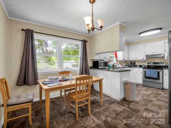 $254,000 | 501 Weaver Street, Cherryville, NC 28021