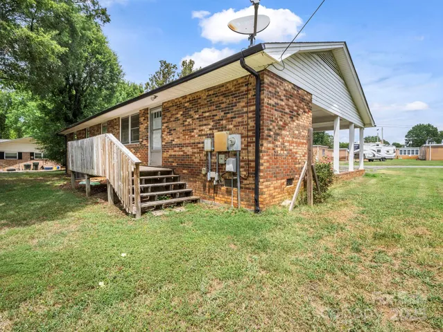 $255,000 | 501 Weaver Street, Cherryville, NC 28021