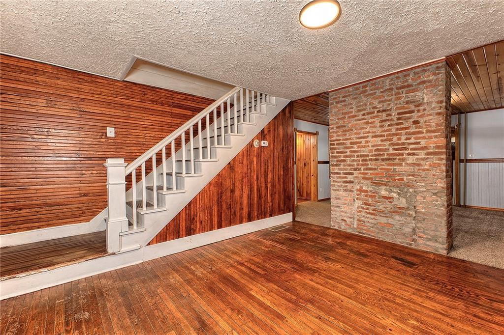 630 Broadford Road Connellsville, PA 15425 - Photo 4 of 37