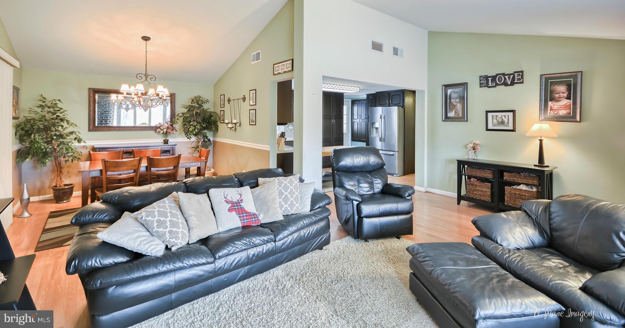 8525 Bolivar Road Middletown, MD 21769 - Photo 11 of 22 Family Room