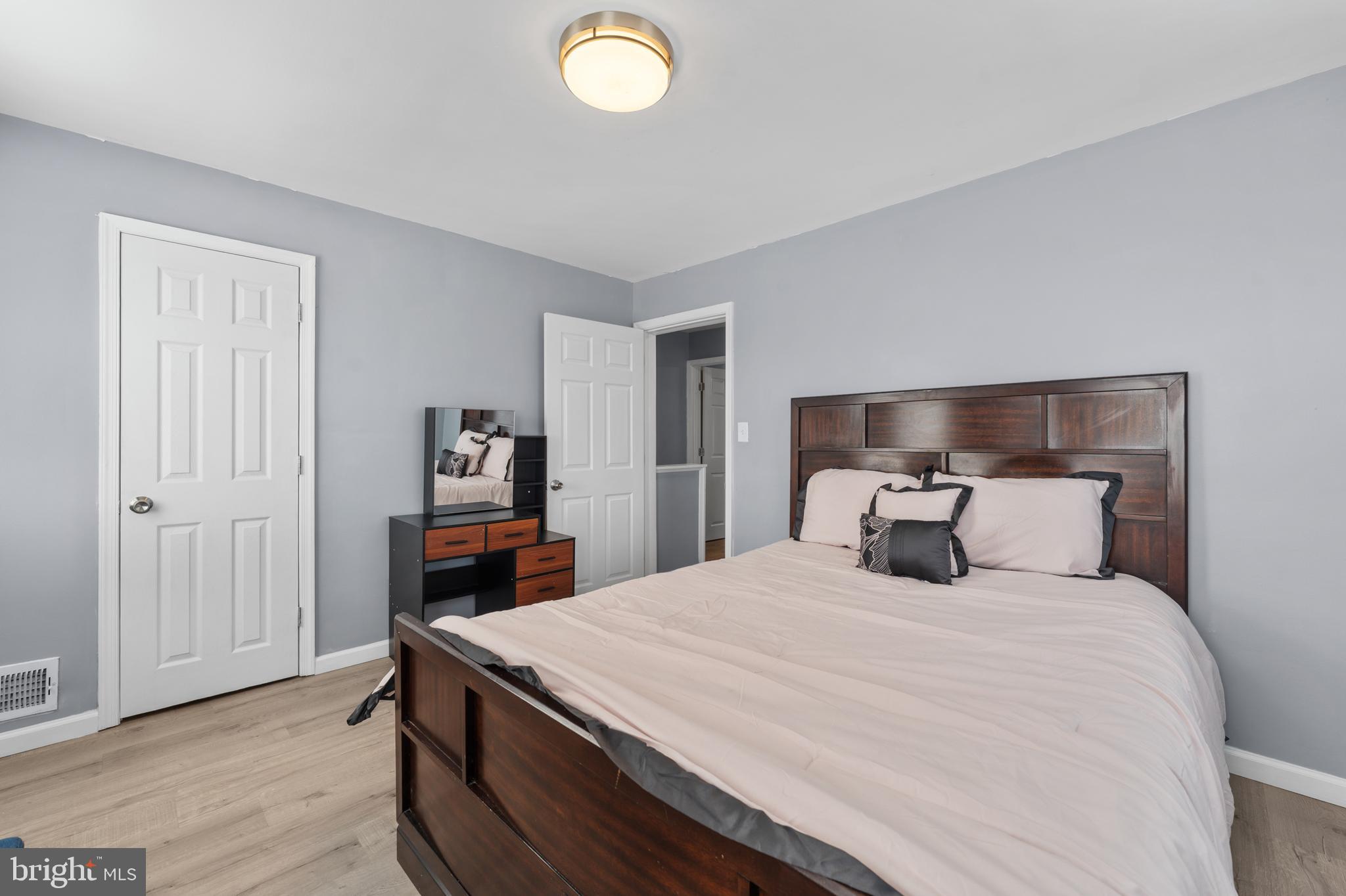 1040 Wedgewood Road Baltimore, MD 21229 - Photo 8 of 16 Spacious_Main_Bedroom
