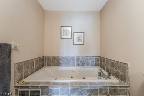 $519,900 | 268 Laurel Court, Whitehouse Station, NJ 08889