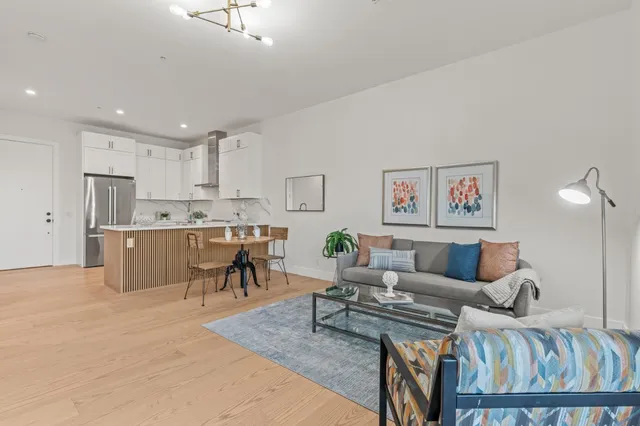 $1,068,000 | 4115 El Camino Real, Unit 222, Palo Alto, CA 94306