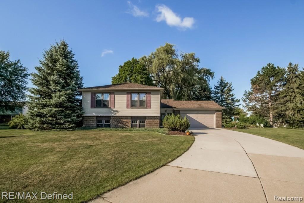 849 Dumont Place Rochester, MI 48307 - Photo 1 of 50 001-Front_View-1953343-medium.jpg