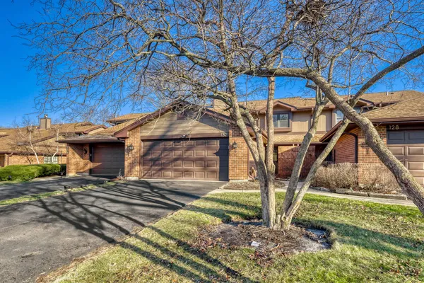 $419,000 | 132 White Birch Lane, Westmont, IL 60559