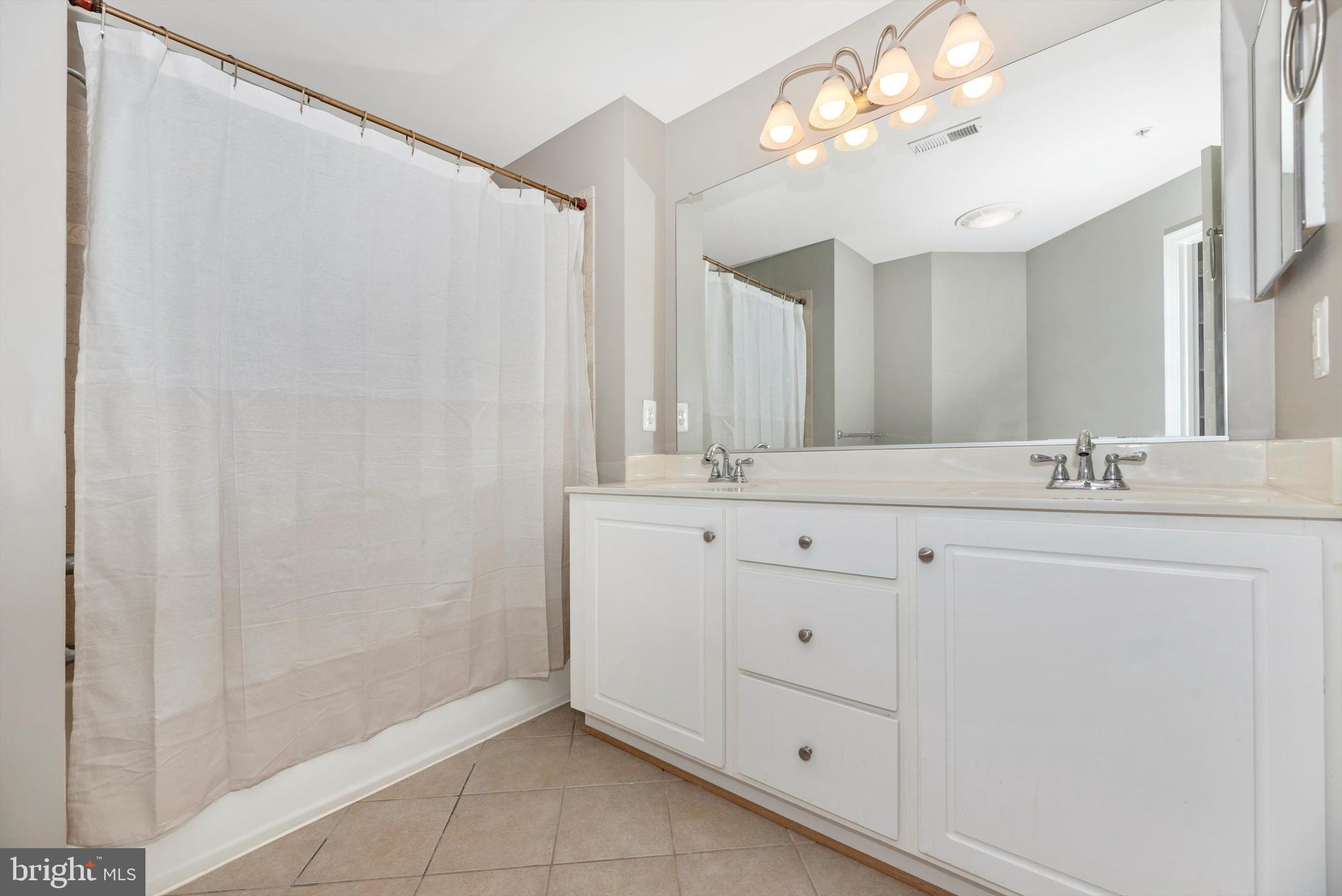 2502 Hemingway Drive, Unit 22D Frederick, MD 21702 - Photo 12 of 20 Primary bath