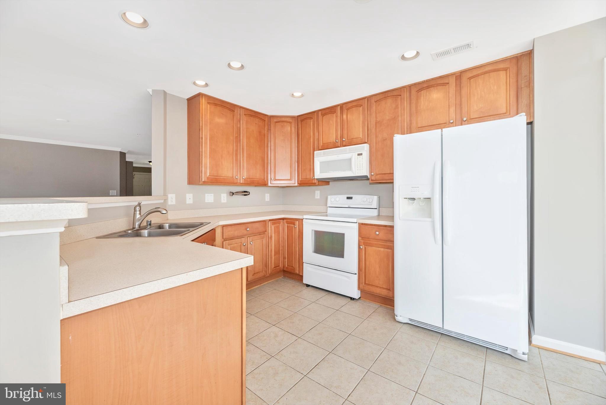 2502 Hemingway Drive, Unit 22D Frederick, MD 21702 - Photo 7 of 20 Kitchen