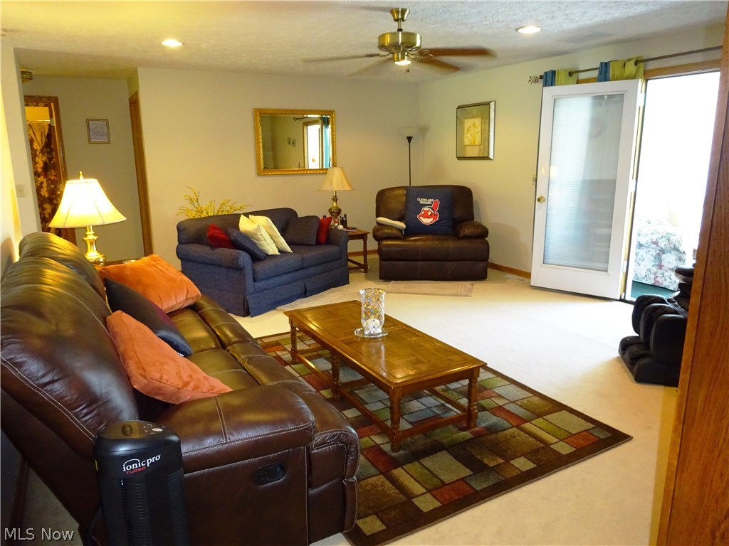 4490 Fairground Road Atwater, OH 44201 - Photo 5 of 32 Huge Living Room