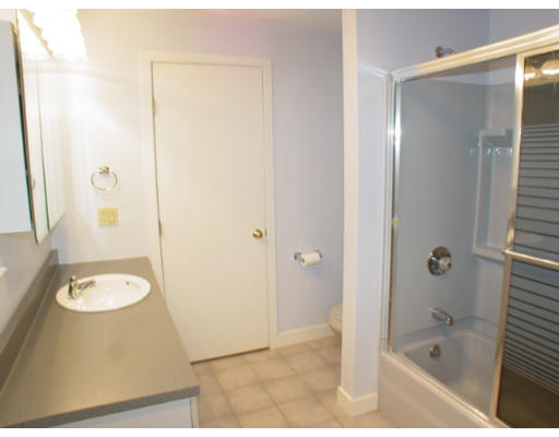 721 Middleton Road North Andover, MA 01845 - Photo 14 of 18 Gallery Image 14