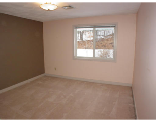 721 Middleton Road North Andover, MA 01845 - Photo 15 of 18 Gallery Image 15