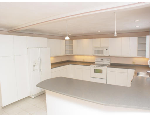 721 Middleton Road North Andover, MA 01845 - Photo 10 of 18 Gallery Image 10