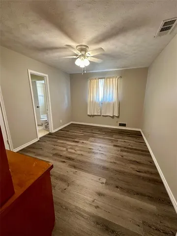 a view of empty room with window