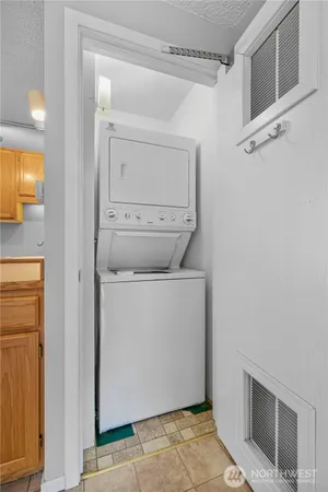 $149,950 | 359 7th Street Southeast, Unit 2, Puyallup, WA 98372